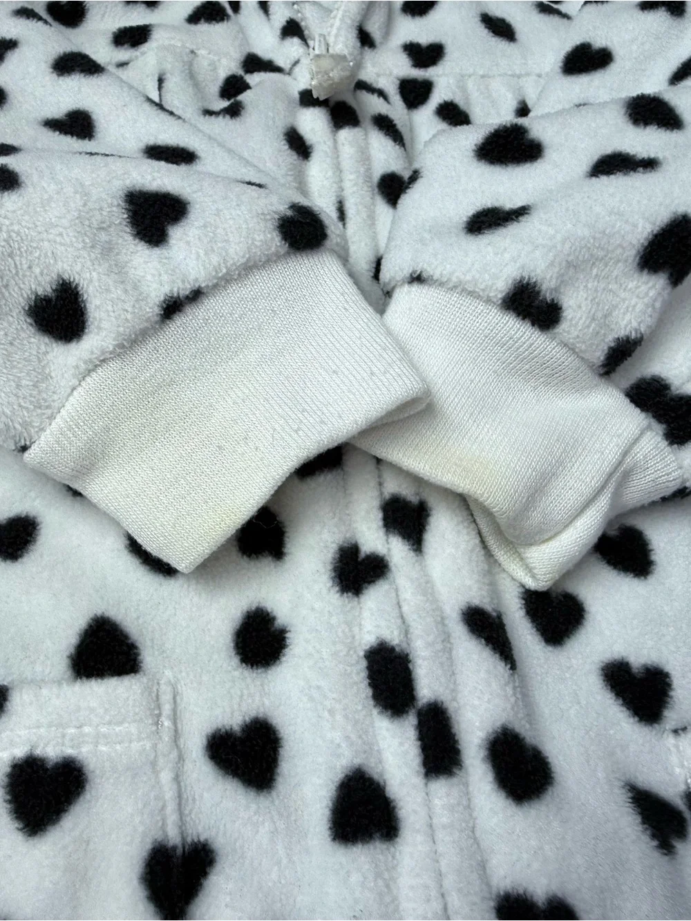Carter's White Fleece bunting One-Piece with Black Hearts Print, 18m